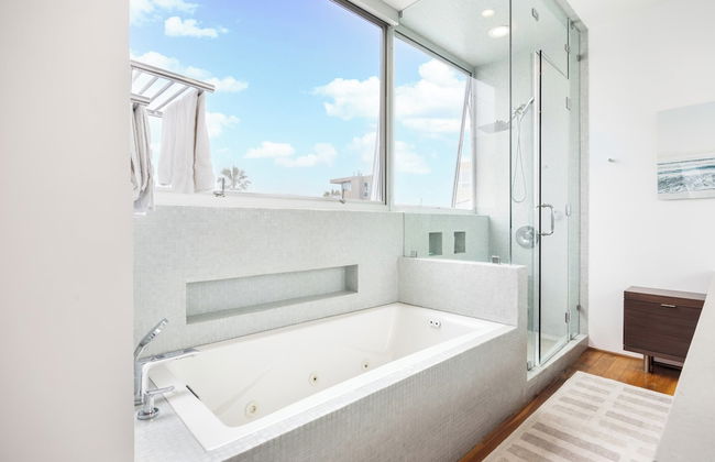 Venice View by Avantstay Walk to Venice Beach Rooftop, Ice Bath, Luxe Design - Foto 16