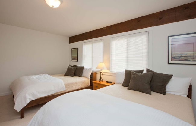 2BR Topnotch Condo - Photo 3