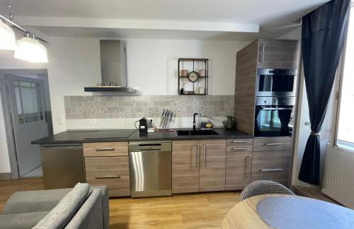 Liberté et Confort, appartement entier, moderne avec 2 chambres et cuisine équipée au coeur de Semur - Foto 11