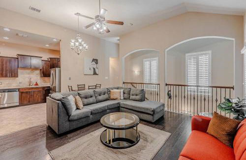 The Castle! by the Lake with Pool & Balcony West Plano - Foto 44