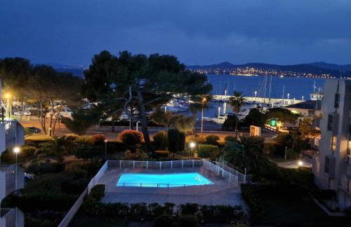 Beau 65 M2 en Front de Mer à St Raphaël - Piscine - Foto 22