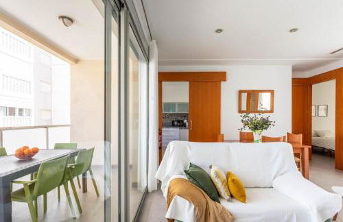 Casa particular en la playa a pocos metros del mar con garaje - Foto 1