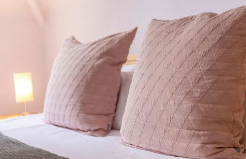 Stunning 5 Bed in the Centre of Bourton! - Photo 52