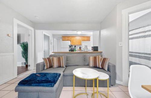 Little Italy Group Stay 4 TV's Pet Friendly - Foto 23