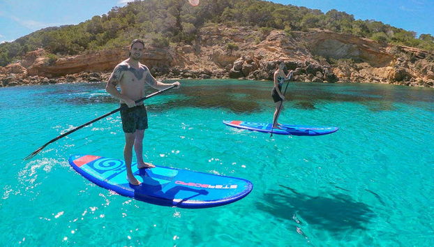 Desfrutando da rota de paddle surf pelo norte de Ibiza