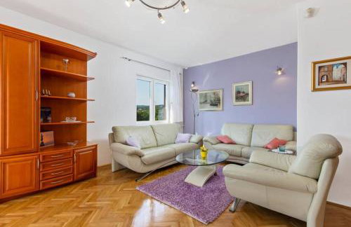 Holiday house with swimming pool - Photo 46