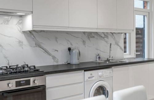 Brand New Cricklewood Zone 2 Modern Home - Foto 8