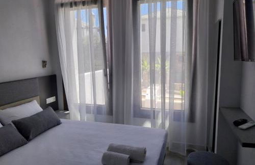 Nikos VKL - Photo 12