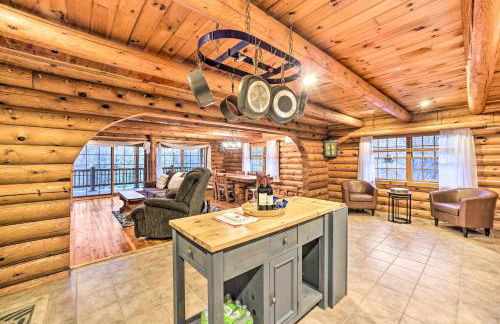 Spacious Cabin with Decks Near Saratoga Springs - Foto 10