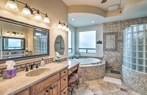 Pool and Spa! Phoenix Mansion Near Spring Training - Foto 14