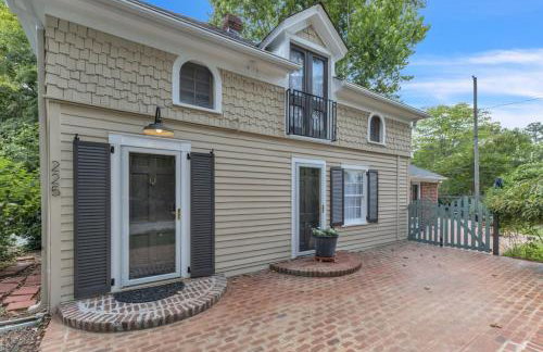 Newly Renovated Carriage House - Foto 28