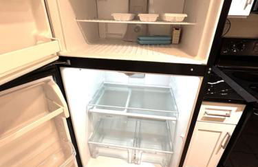 Bright and Spacious 2 Story Condo - Foto 25