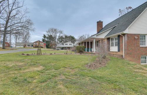 Large Home with Deck and Grill about 9 Mi to Virginia Tech - Foto 33