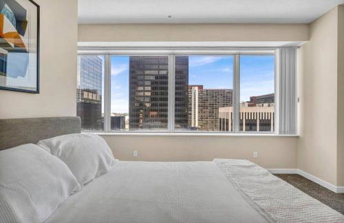 Downtown Flat w/ LAKE VIEW: Walk 2 Stadiums/Arenas - Photo 24