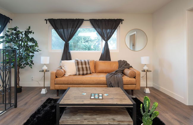 Superb Apartment near Dodger - Photo 24