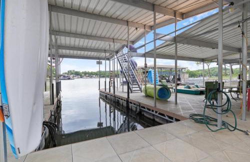 Luxury Home on Cove with Boat Slips, Waterslides, and Jump Deck - Foto 79