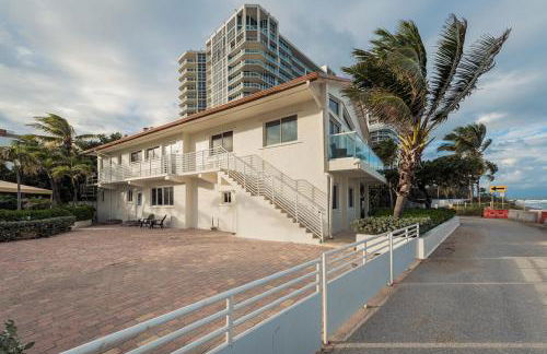 Oceanfront Luxury Villa 5Bedroom and 4Bath Beach Access - Photo 21