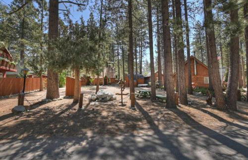 Bear Country Retreat, Fawnskin Near the Lake - Foto 27