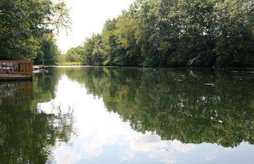 Lakefront Vacation Rental with a Deck and Hot Tub near Wisconsin Dells - Foto 37