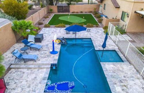 Group Getaway with Pool and Putting Green in Glendale - Foto 32