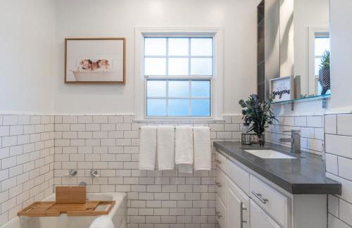 Angel&Rose Universal Hollywood Heated Pool House King Bed - Foto 22