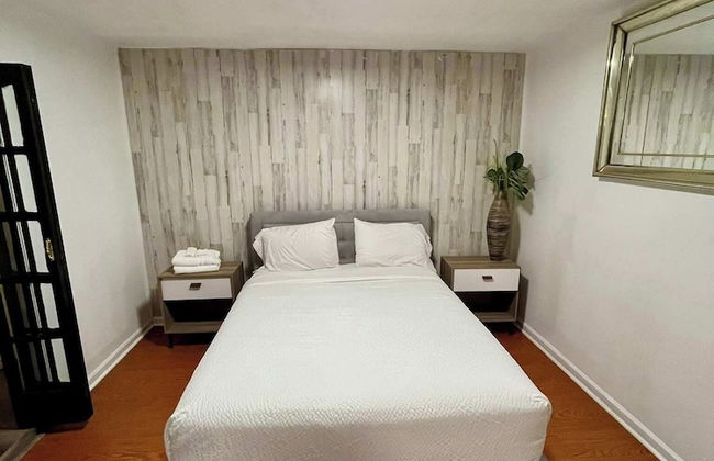 Steps From Downtown Minutes to the Airport - Photo 6