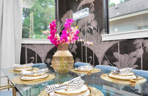 Houston's Downtown Bloom House - Spacious Floral Escape for Groups - Foto 23