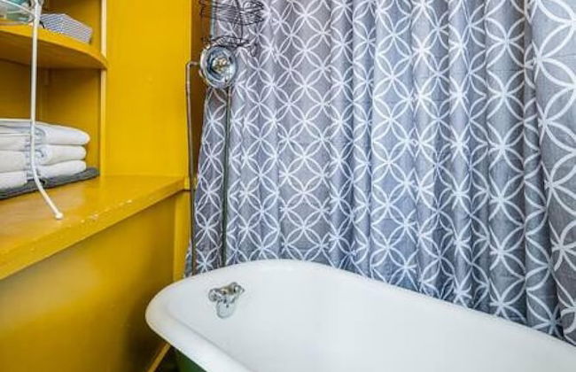 Elegant Edgy Loft on Historic Alley Parking - Foto 15