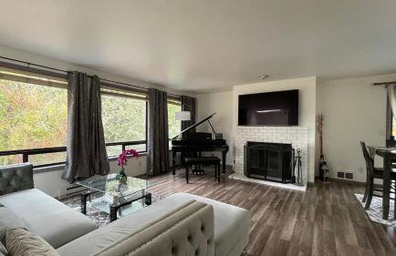 Remodeled, Spacious, Modern Retreat 5 BR, 3BA, 2KIT - Foto 1