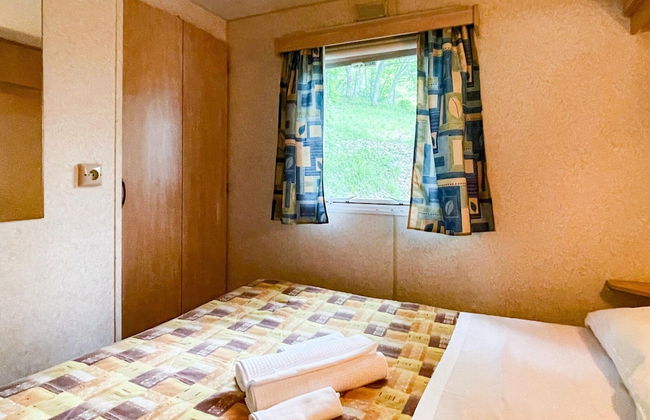 Pleasant Mobile Home in Toscana With Shared Pool - Photo 2