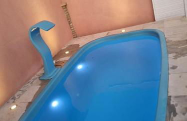 Duplex de 2 quartos com ar condicionado , piscina e estacionamento - Foto 5