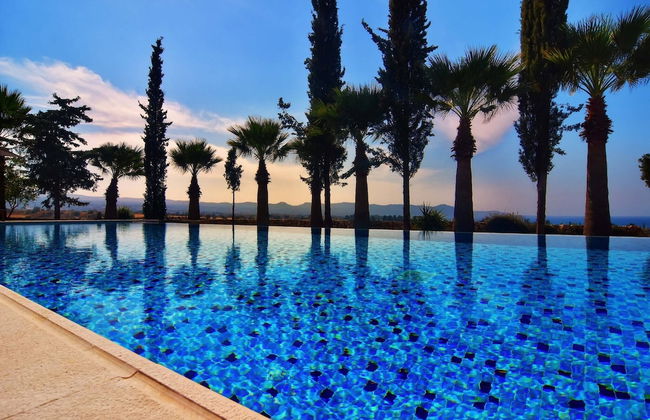 Incredible Large Villa In Paphos Sleeps 14 Children Pool, Jacuzzi, Huge Garden - Foto 31