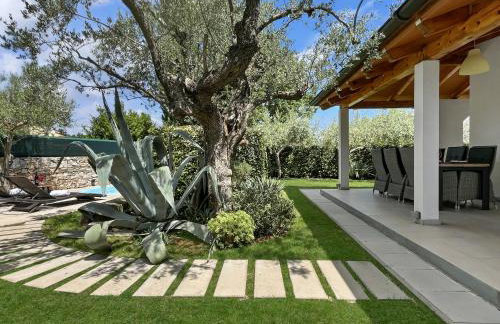 Villa Liberta - Private Family Villa with Pool & Garden - Photo 19