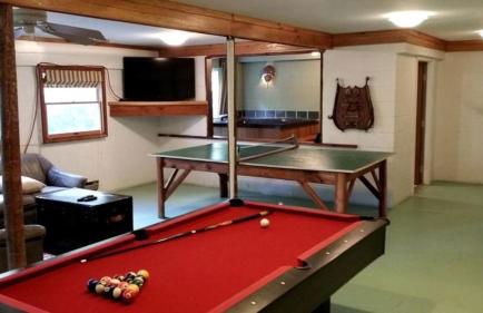 Secluded Cabin Rental for a Large Group Getaway on the Shenandoah River near Luray, Virginia - Photo 39