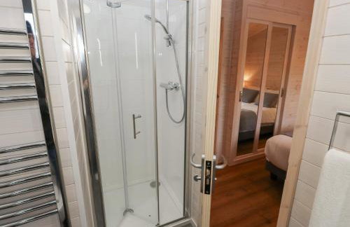 Dovestone Secluded Luxury Lodges sleeps 6 - pets welcome - Foto 23