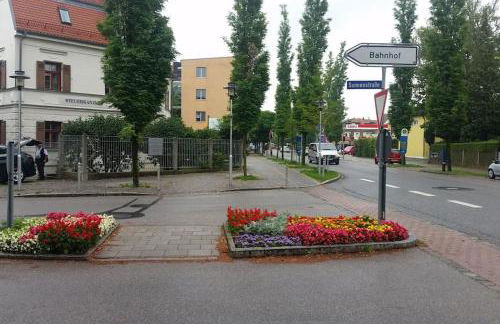 Bright by Trade Fair ICM 15 min direct to City Center 2-BedRoom full 2-BathRoom, free Parking, Balcony, Family and Business friendly - Foto 6