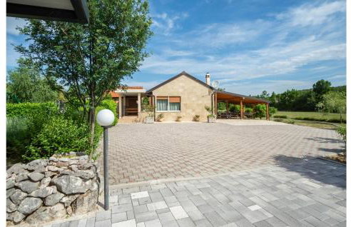 Cozy Home In Vojnic Sinjski With Sauna - Photo 16