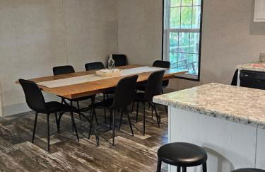 Fun, relaxing, charming retreat - Photo 13