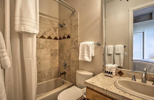 Lavish Paradise Valley Home with Sports Court and Pool - Foto 27