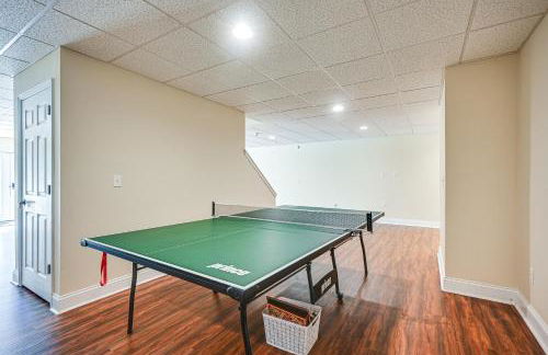 Pool and Furnished Patio Group Getaway in Hershey - Foto 34