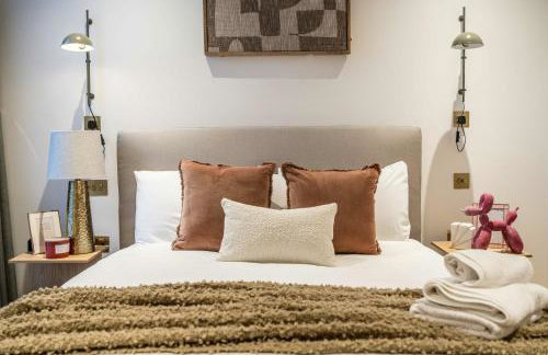 Modern 3-Bedroom Apartment near Kings Cross & Coal Drops - Photo 56