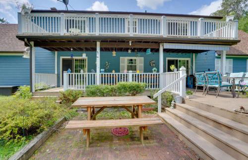 Cozy Pittsfield Gem with Deck, Gazebo and Fireplace - Foto 30