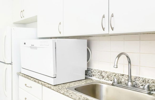 Downtown Posh Penthouse in the City, Walk Score 95 - Foto 10