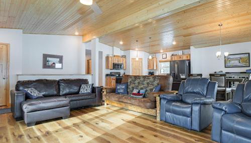 Game Room and Dock Lakefront Park Falls Getaway - Foto 1