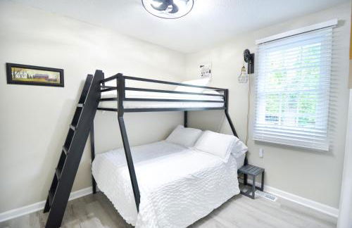 Private 1 Acre Retreat, Spa, Firepit, Gym, Chickens, King Suite, Pets - Foto 52