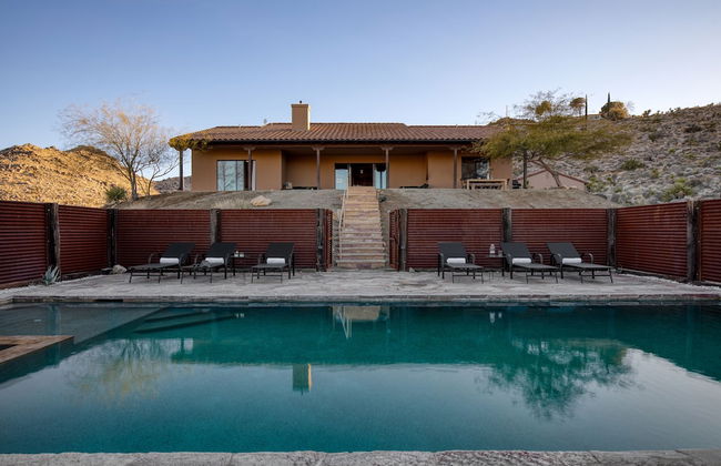 Desert Stone by Avantstay Contemporary Desert Oasis With Pool & Hot Tub - Photo 19