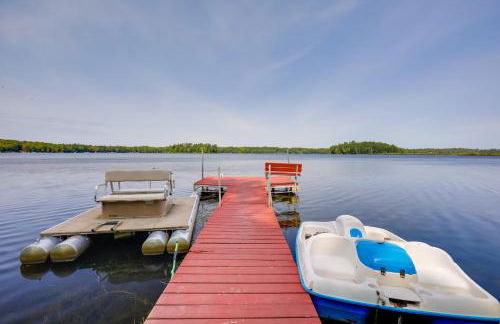 Dock and Views Lakefront Family Home in Conover! - Foto 2