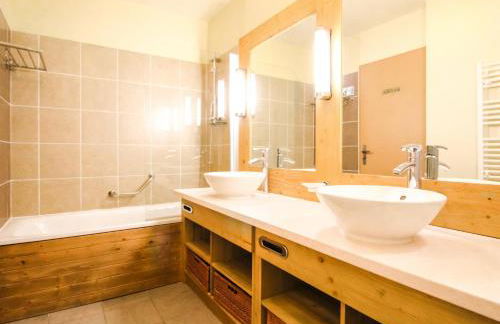 Stunning 3-bedroom apartment with mountain views - Foto 50