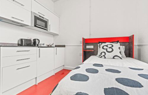 Private Studio in Dudley,Kitchen&Bathroom,Sleeps 1 - Photo 7