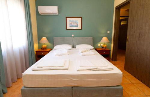 G. Kiapekou - Photo 12